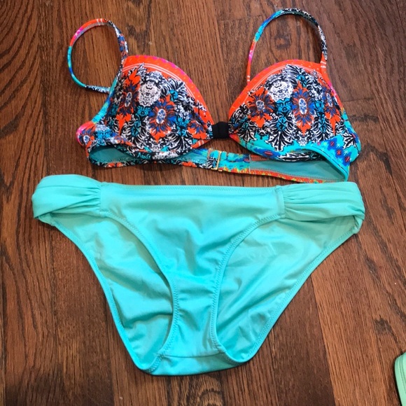 Island ๐ด Soul Top w/ Bottoms - Picture 2 of 4